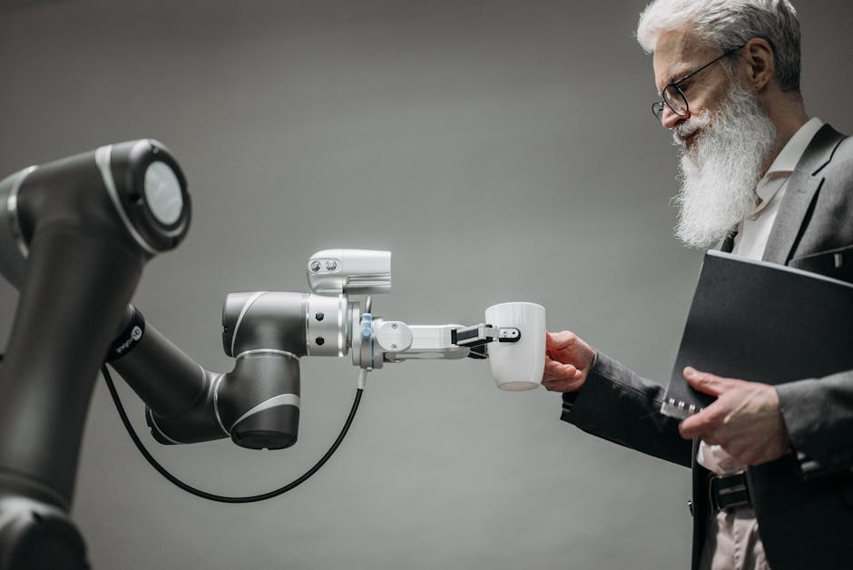 Robotska ruka u modernom uredu